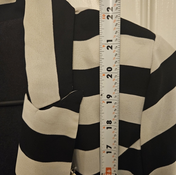 Stripe Blazer - Picture 2 of 4
